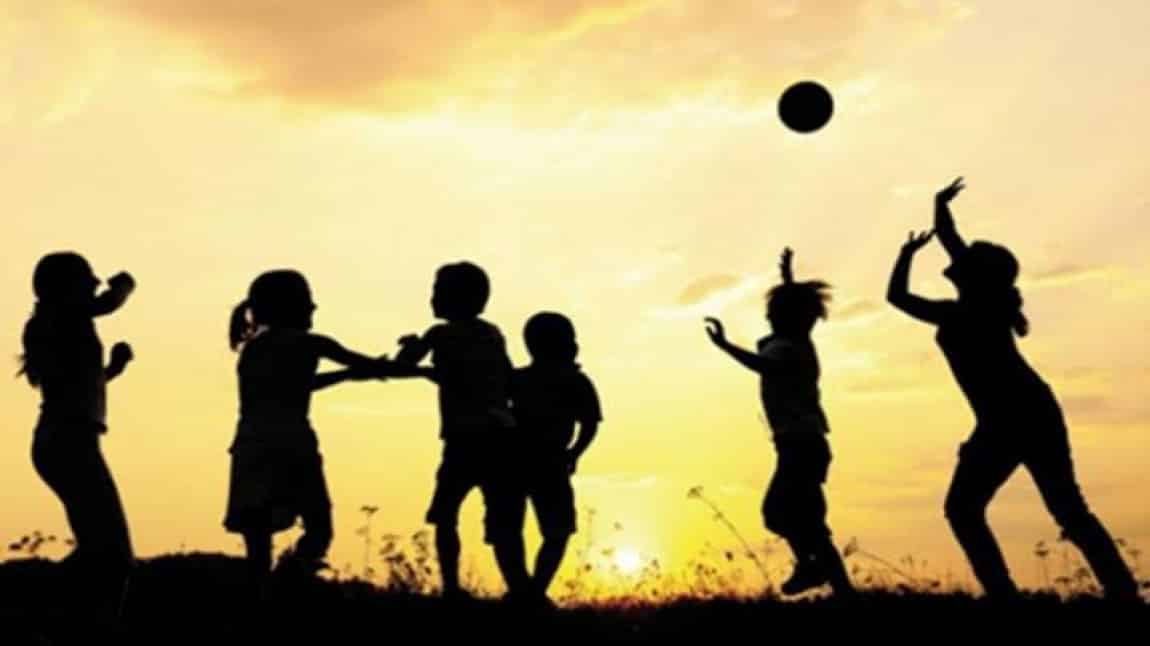 OKULUMUZDA SINIFLAR ARASI FUTBOL VE VOLEYBOL TURNUVASI AÇILIŞ İLE BAŞLADI
